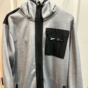 Reebok's men hoodie size L, gray NWOT